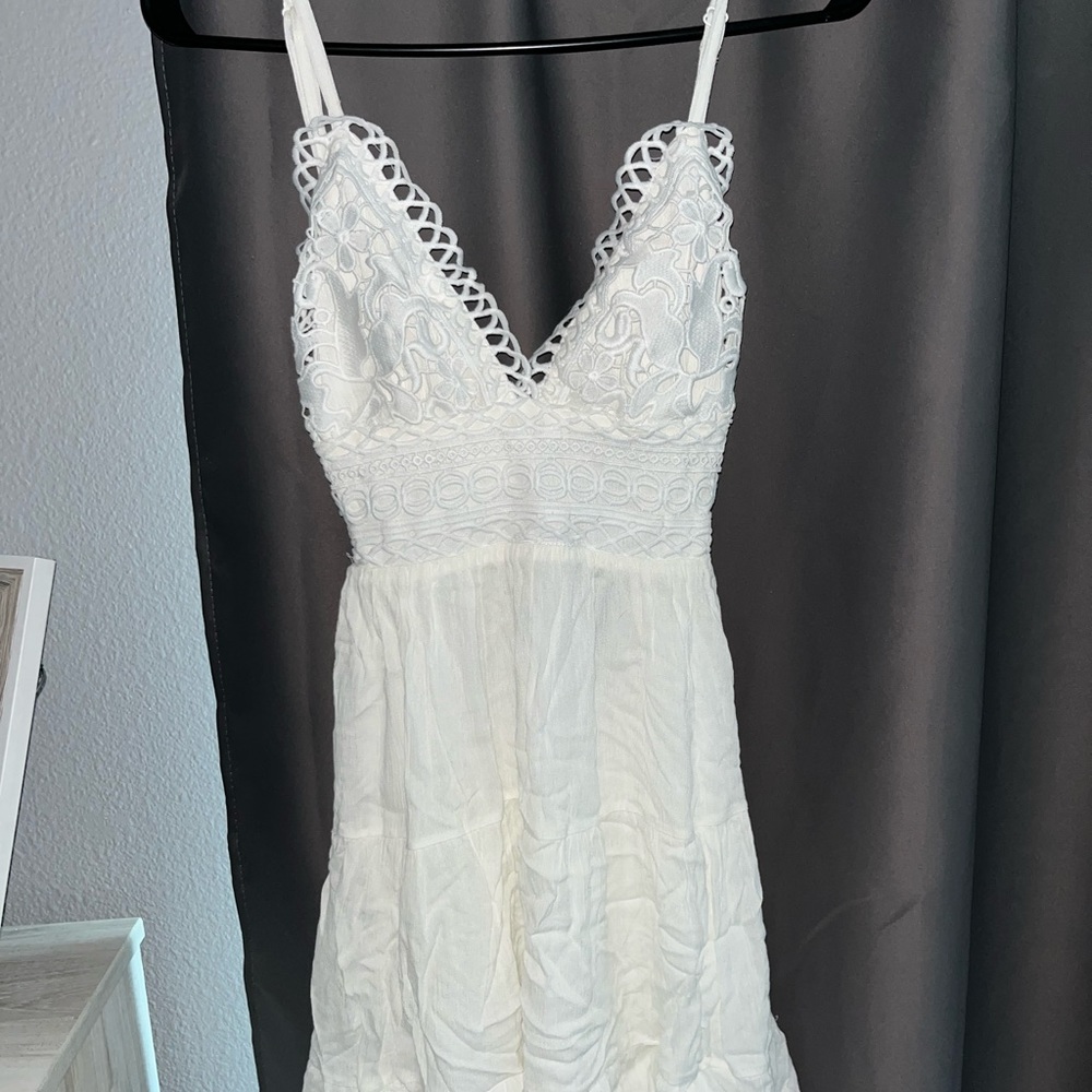 NEW Windsor short white dress